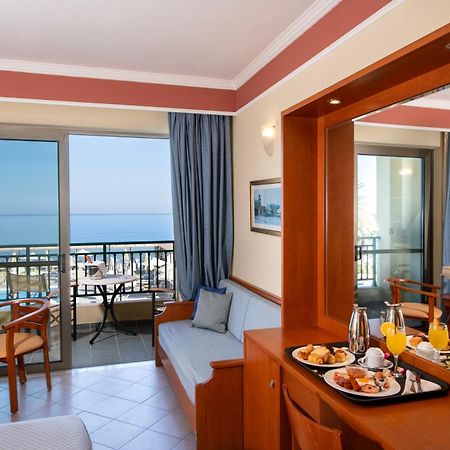 Hydramis Palace Beach Resort เยโอริยิอูโปลิส ภายนอก รูปภาพ