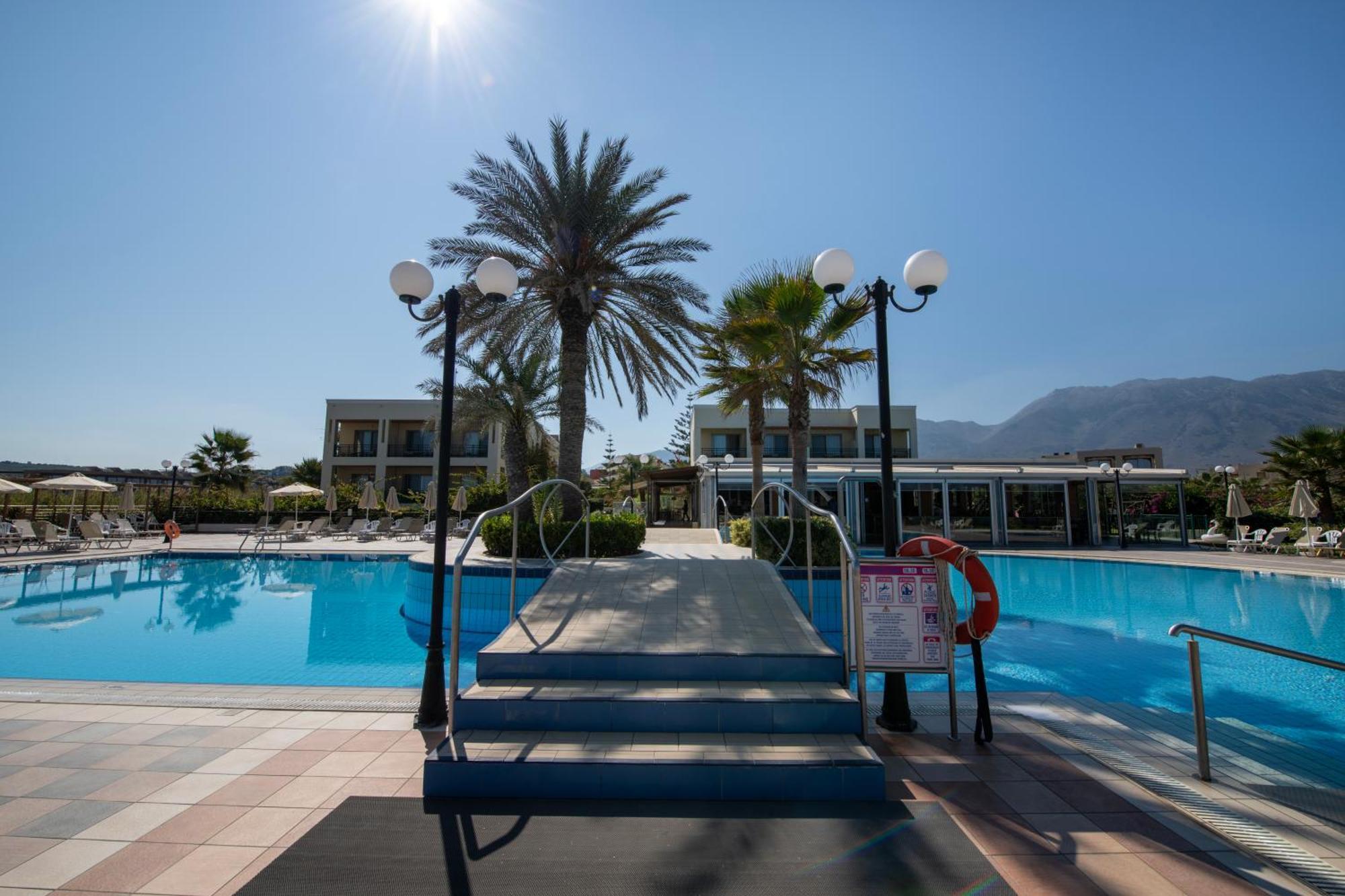 Hydramis Palace Beach Resort เยโอริยิอูโปลิส ภายนอก รูปภาพ