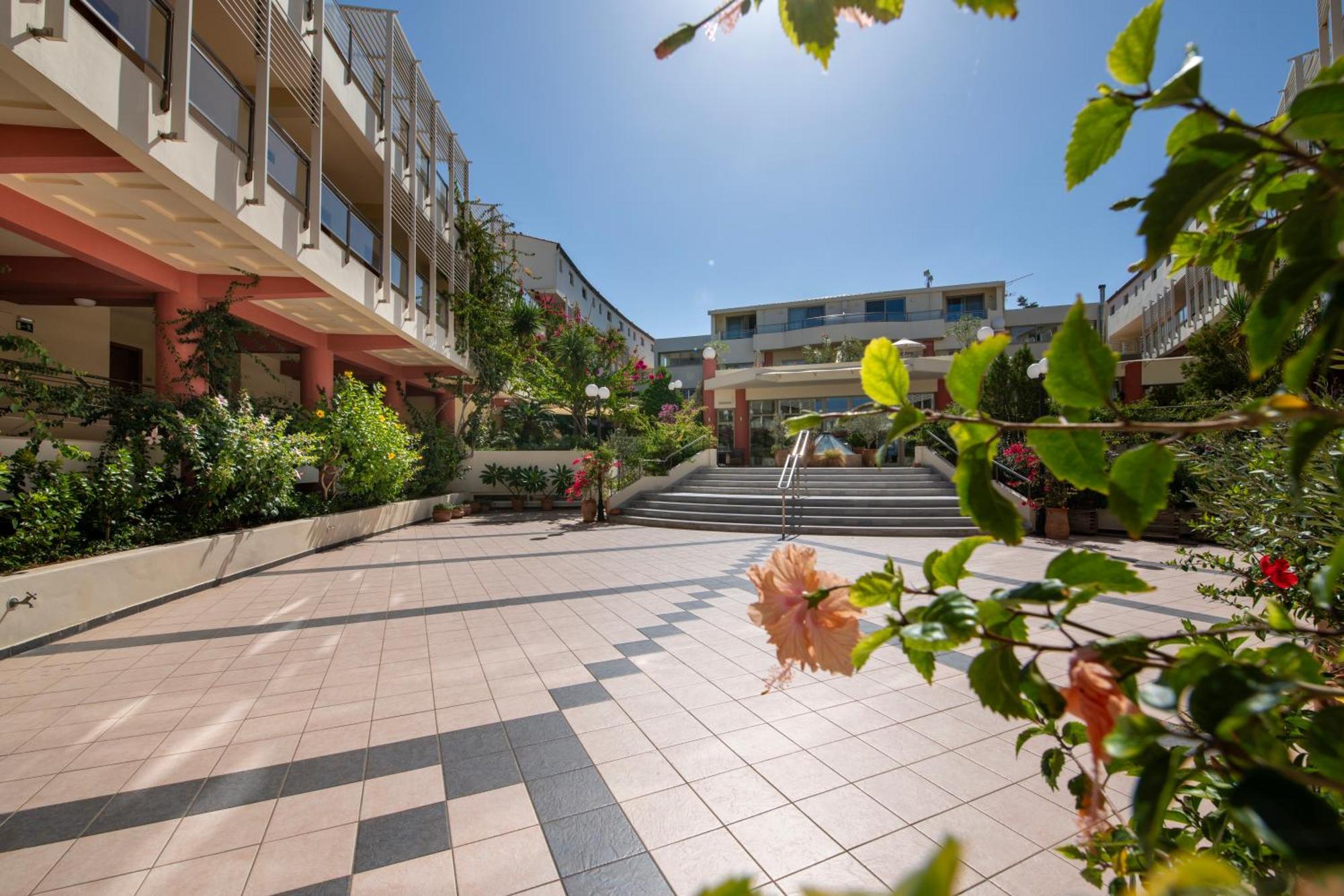Hydramis Palace Beach Resort เยโอริยิอูโปลิส ภายนอก รูปภาพ