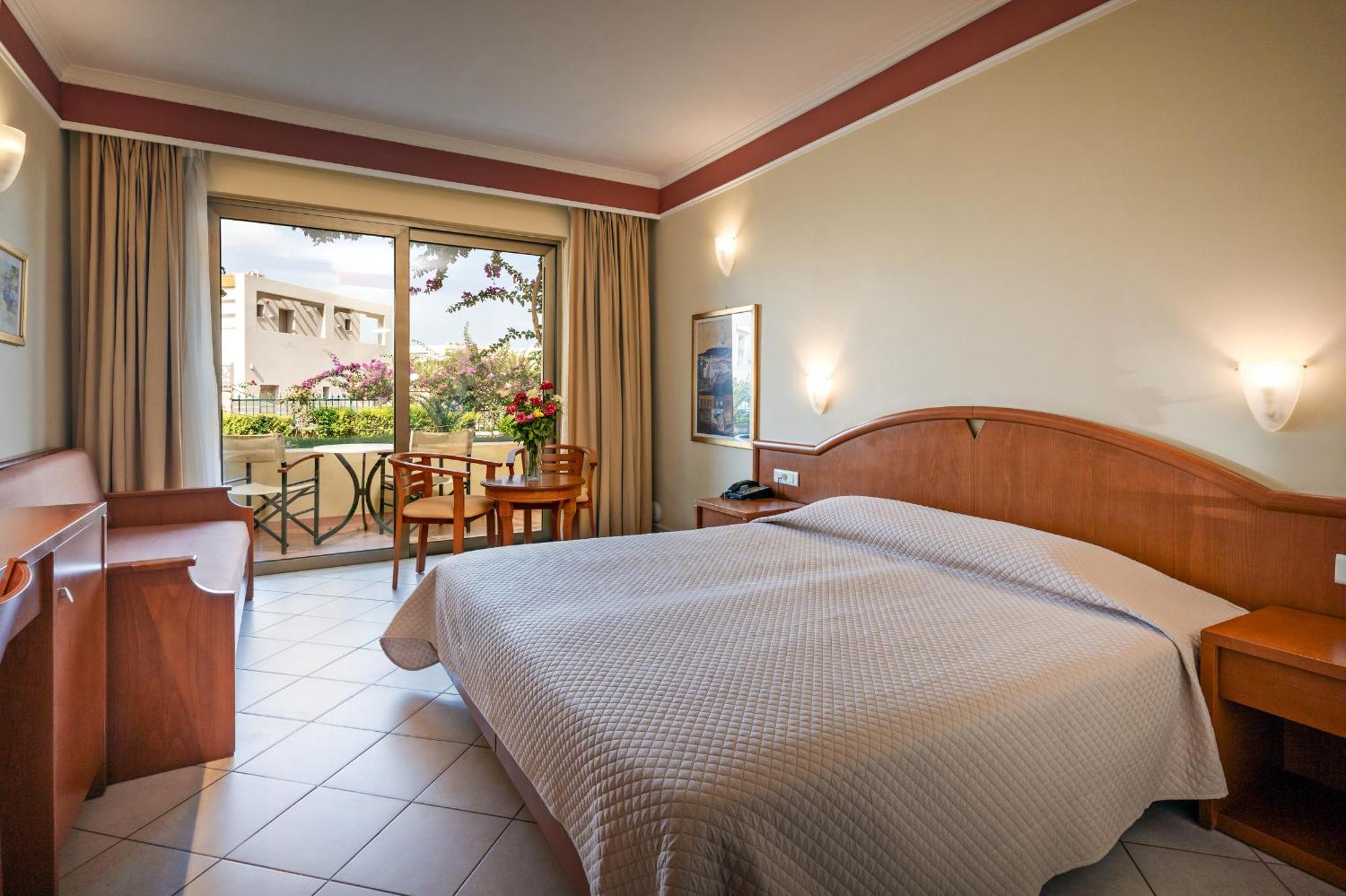 Hydramis Palace Beach Resort เยโอริยิอูโปลิส ภายนอก รูปภาพ
