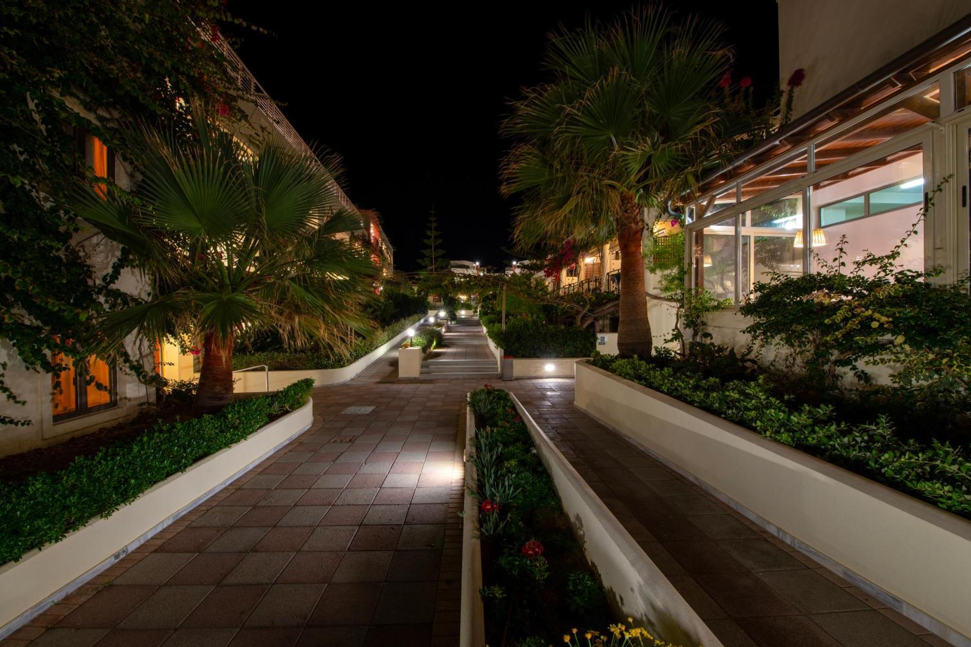 Hydramis Palace Beach Resort เยโอริยิอูโปลิส ภายนอก รูปภาพ