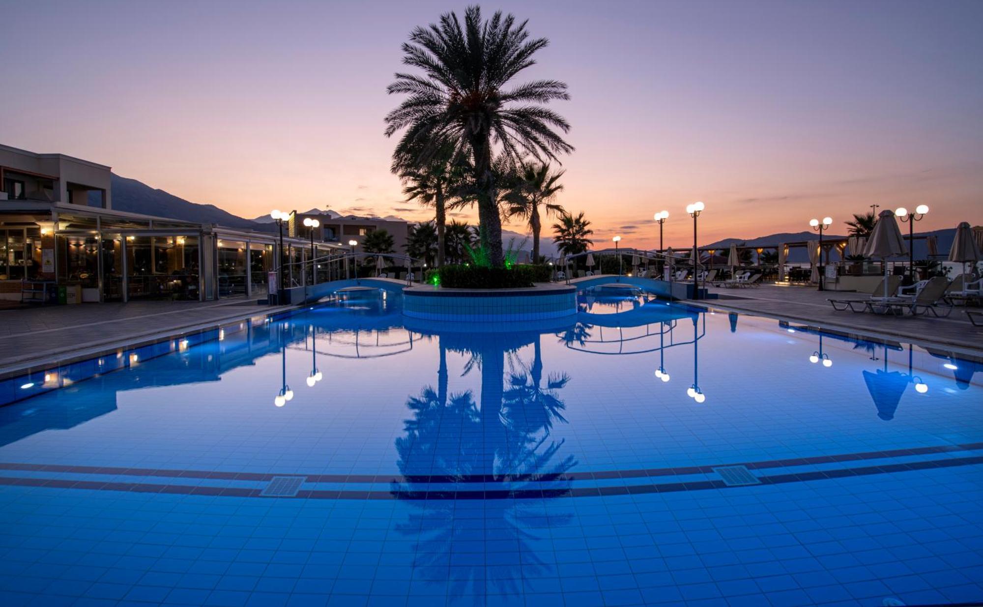 Hydramis Palace Beach Resort เยโอริยิอูโปลิส ภายนอก รูปภาพ