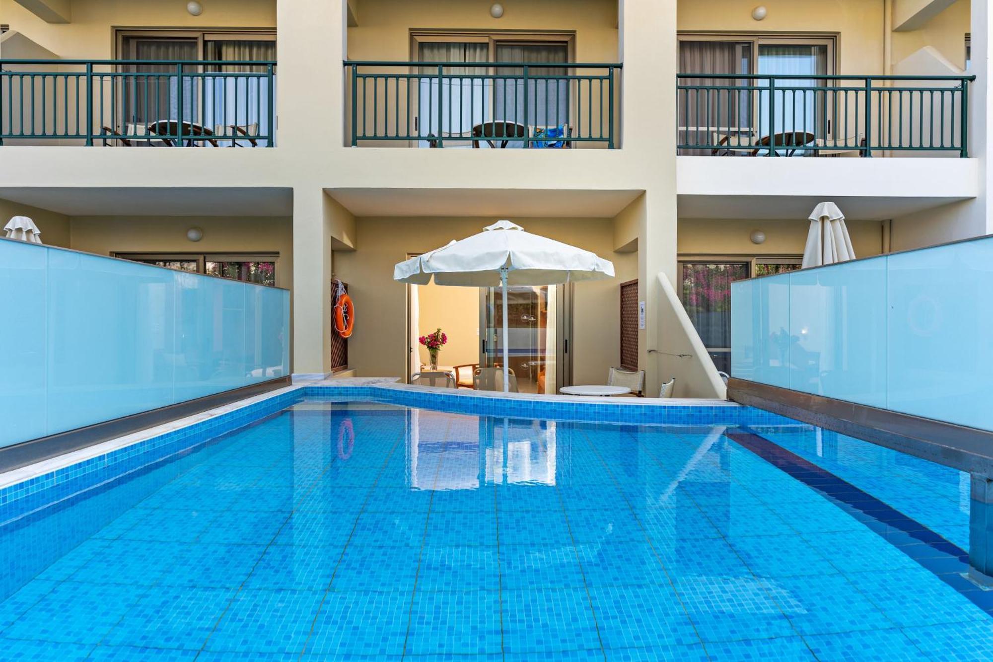 Hydramis Palace Beach Resort เยโอริยิอูโปลิส ภายนอก รูปภาพ